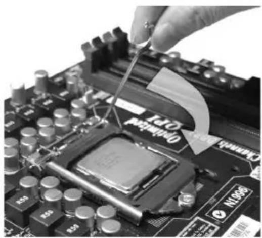 MSI H67MAE35 - CPU &amp; Cooler Installation - 6
