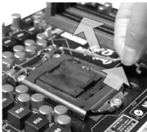 MSI H61ME33 - CPU & Cooler Installation - 1