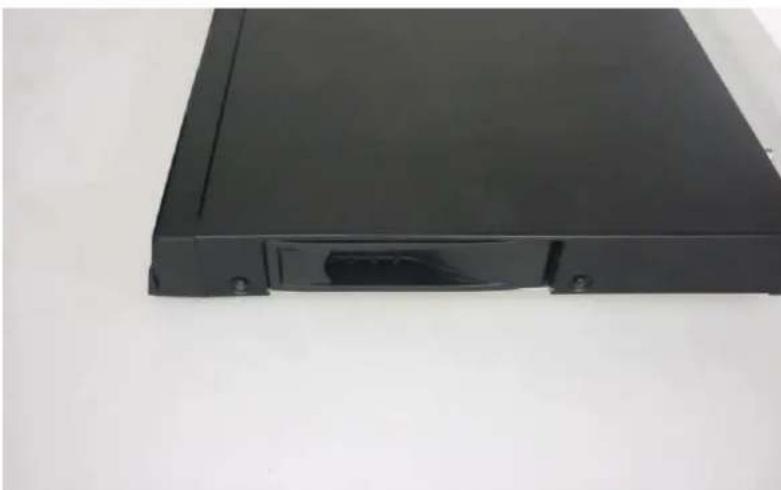 EMTEC Movie Cube D850H - Insertion du disque dur - 4