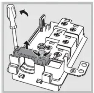 HOTPOINT-ARISTON FZ 61 GP.1 IX Y HA - Montage du câble d'alimentation - 2