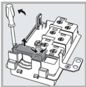 HOTPOINT-ARISTON FQ 99 C.1 (BK) HA - Fitting the power supply cable - 2