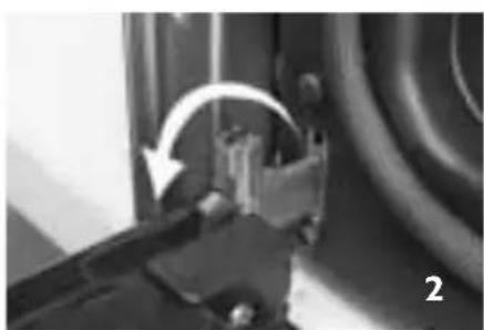 IGNIS AKS 186IX - Comment remplacer l'ampoule de l'éclairage arrêté du four : - 2