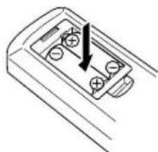 KENWOOD M303USBB - Einlagen der Batterien - 2