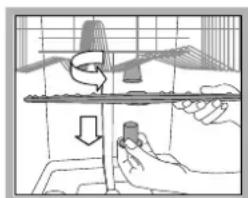 HOTPOINT-ARISTON PFK 7M4B - Limpiar los rociadores - 1