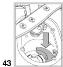 HOTPOINT-ARISTON PFK 7M4B - Reinigung der Filtersiebe - 4