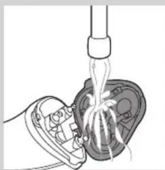 PHILIPS PowerTouch PT717 - Die Schereinheit unter fliebendem Wasser reinigen - 2