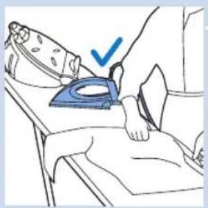 PHILIPS PerfectCare Silence GC9520 - Putting down the iron during ironing - 1