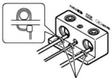PIONEER PRSA900 - Ponga las bandas de enlace de cable en las ranuras y arrollo las bandas de enlace alrededor de los cables. - 1