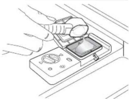 SAMSUNG DWFN320T - Riempimento del dispenser del detersivo - 2