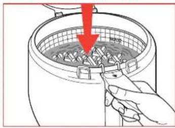 TEFAL MaxiFry FF1001 - Lowering the basket - 1