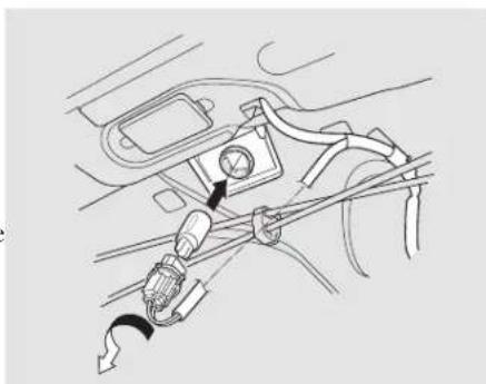 Honda Civic (2001) - Remplacement d'une ampoule de feu d'arrêt en position elevée - 1