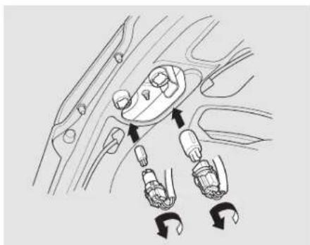 Honda Civic (2001) - Remplacement des ampoules à l'arrière (dans lecovercle ducoffre) - 1