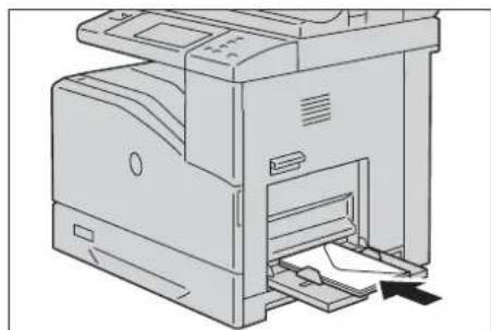 DELL C5765dn - Chargement d'enveloppés dans le magasin 5 (bac auxiliaire) - 5