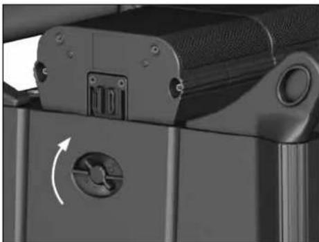 HK AUDIO Lucas Nano 300 - Unfastening Transport Latches - 1