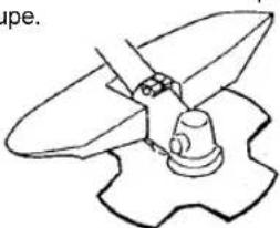 MCCULLOCH B28 B - Protecteurpouri'equipementde coupe - 3