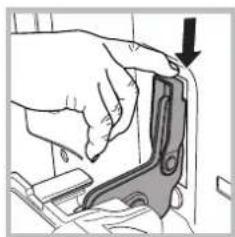 HOTPOINT-ARISTON FKS 89 EL .20 XHA S - Cleaning the oven door - 4