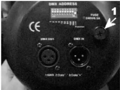 HQ Power PAR64 - b) Zekering - 1