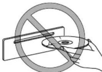 MAZDA 3 (2005) - Manipulationdulecteurdedisques compacts/changeurdedisques compactsdanslableaudebord - 3