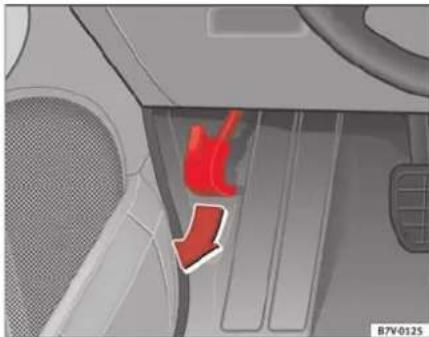 SEAT Alhambra (2007) - Ouverture du capot-moteur - 1