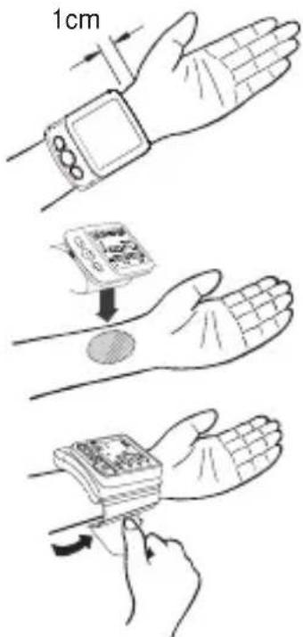 TOPCOM BPM Wrist 7500 - Applying the cuff - 1