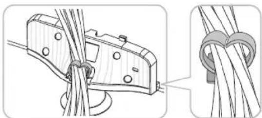 SAMSUNG UE40H6203 - Ordnen Sie die Kabel mit Hilfe des Kabelhalters - 2