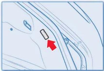 FERRARI F430 (2008) - Remplacement de la lampe d'éclairage du coffre à bagages - 1