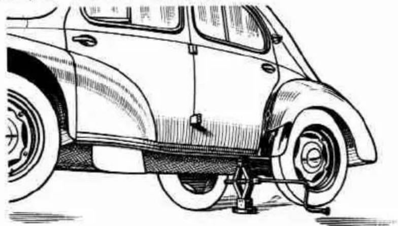 RENAULT 4CV (1962) - Démontage - 1