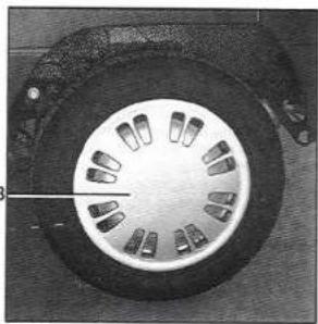 RENAULT 5 (1989) - Pour enlever la roue - 1