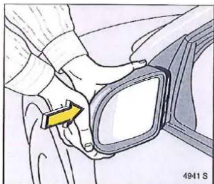 OPEL Tigra (1995) - Fixation de la plaque d'immatriculation - 1