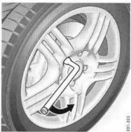 PORSCHE Cayenne S (2003) - Logement du cric pour les vehicules avec jupes de bas de caisse - 1