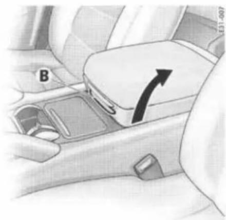 PORSCHE Cayenne S (2003) - Ouverture du casier supérieur - 1