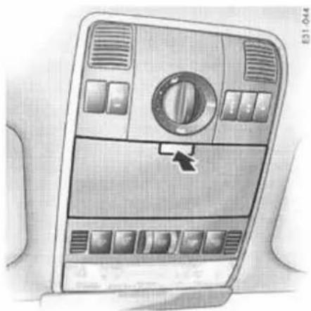 PORSCHE Cayenne S (2003) - Possibilities de rangement - 1