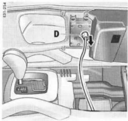 PORSCHE Cayenne S (2003) - Déverrouillage d'urgence du levier sélecteur - 1