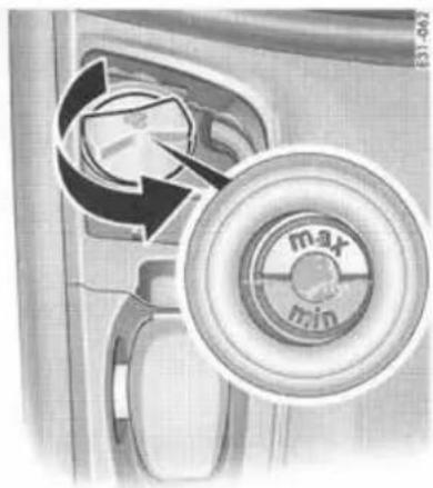 PORSCHE Cayenne S (2003) - Contrer/completier le niveau de liquide de refroidissement - 2