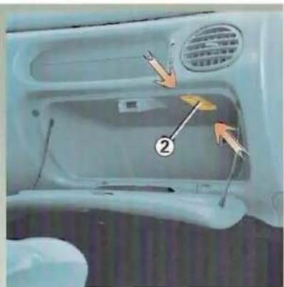 RENAULT Megane (1999) - ÉCLAIRAGE INTÉRIEUR : remplacement des lampes - 2