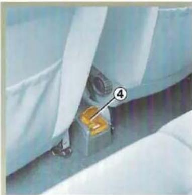 RENAULT Megane (1999) - Allume-cigares avant - 1