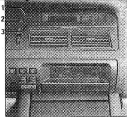 RENAULT Safrane (1991) - Type d'information parlée - 1
