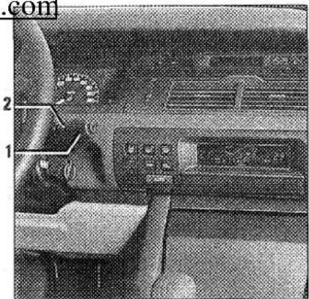 RENAULT Safrane (1991) - - Projecteurs allumes - 2