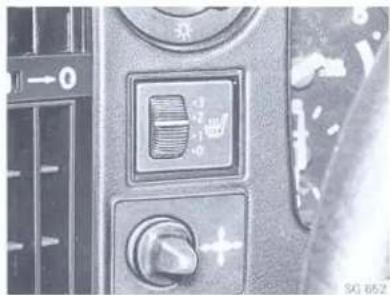 SAAB 900 M (1987) - Feux de détresse - 7