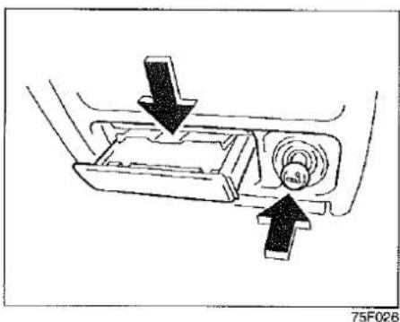 SUZUKI Jimny (2000) - Allume-cigare et Cendrier - 1