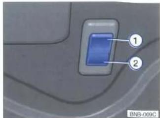 VOLKSWAGEN New Beetle (1999) - Attention - 1