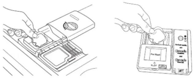KITCHENAID Architect KDTE404DBL - Verser le détergent - 1