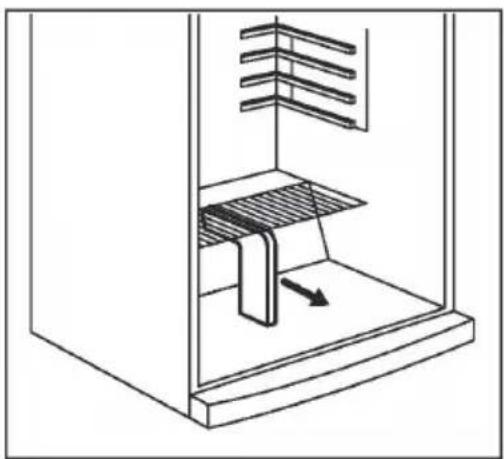 ZANUSSI ZRT44200WA - Deuxieme etape: Enlever la partition intermediaire des bacs à legumes entre les bacs. - 1