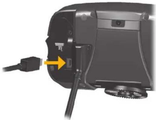 GARMIN StreetPilot 2720 - Branchement du câble USB : - 1