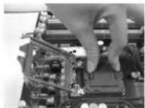 ASROCK P55M Pro - Paso 1. Abra el socket: - 3