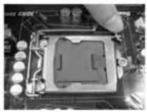 ASROCK P55M Pro - Paso 1. Abra el socket: - 1