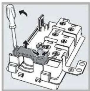 HOTPOINT-ARISTON FH 103 C IXHA - Montaje del cable de alimentación eléctrica - 2