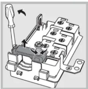 HOTPOINT-ARISTON FQ 103GP.1(ICE)F HA - Montage du câble d'alimentation - 2