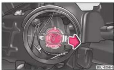 SKODA Fabia (2010) - Feux de croissement et faux de route (phares halogène) - 1