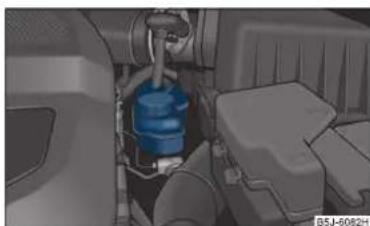 SKODA Fabia (2010) - Contrôle du niveau du liquide de frein - 1